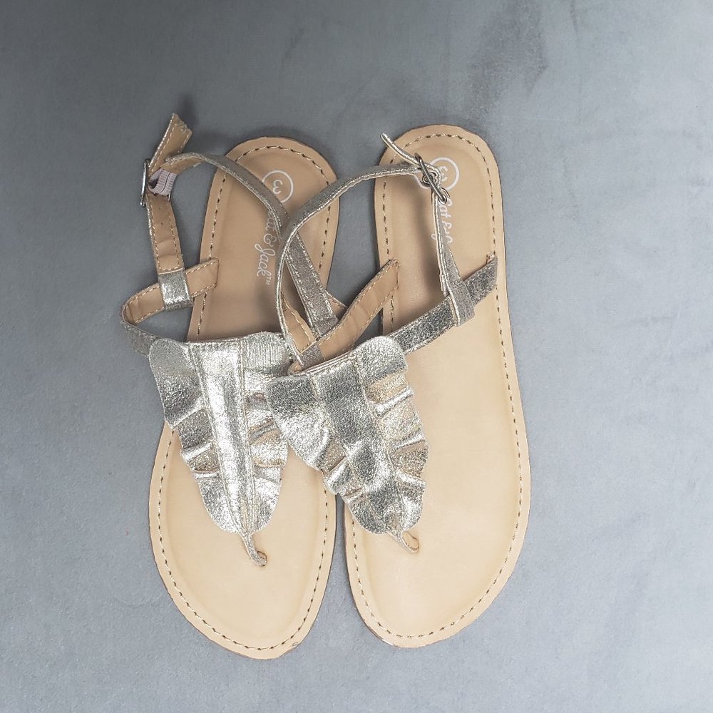 Cat & Jack Naomi Ruffle Thong Sandal  Size 3  Gold